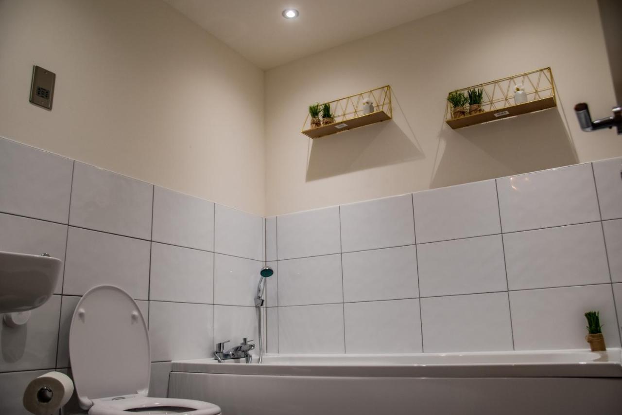 Bv Lush Apartment At Conditioning House Bradford Bradford  Bagian luar foto
