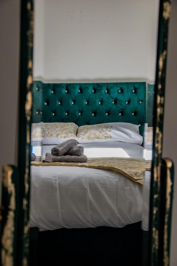 Bv Lush Apartment At Conditioning House Bradford Bradford  Bagian luar foto