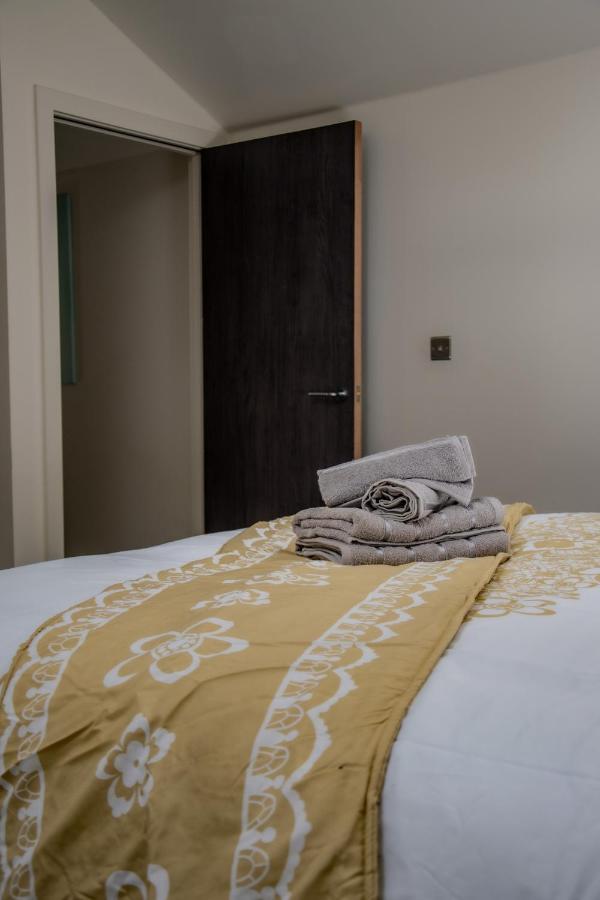 Bv Lush Apartment At Conditioning House Bradford Bradford  Bagian luar foto