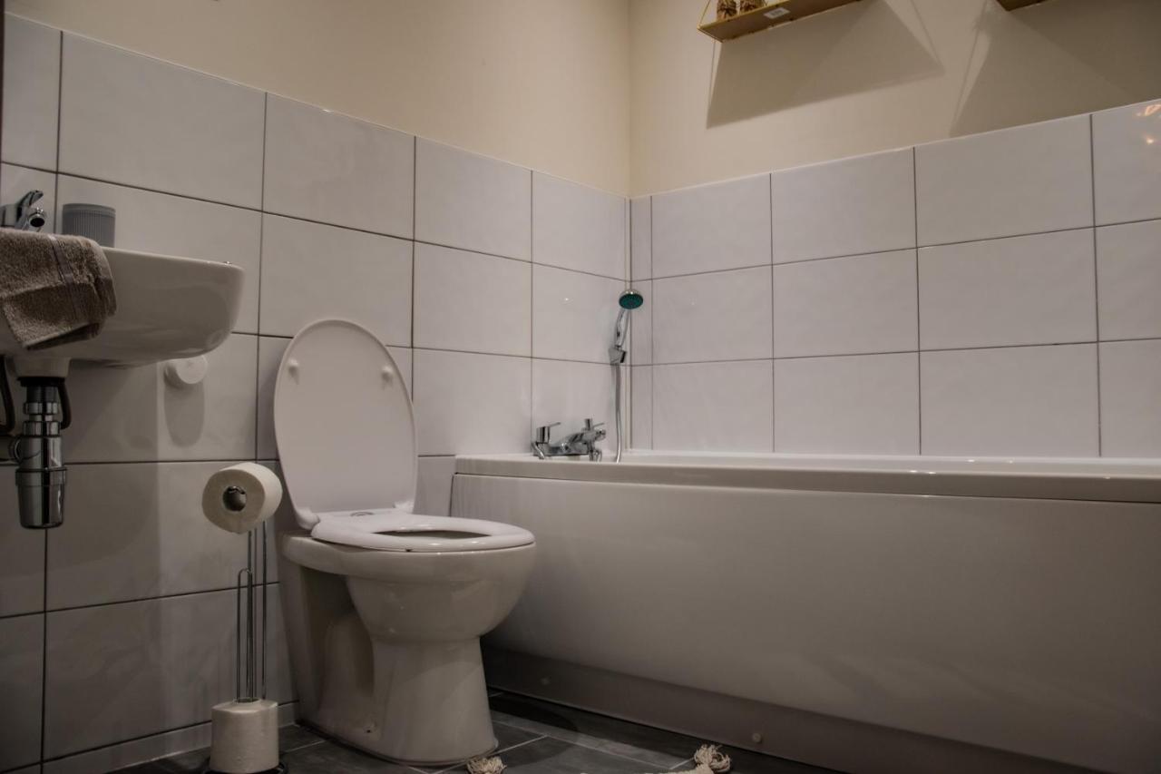 Bv Lush Apartment At Conditioning House Bradford Bradford  Bagian luar foto