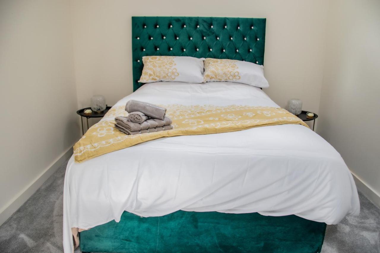 Bv Lush Apartment At Conditioning House Bradford Bradford  Bagian luar foto