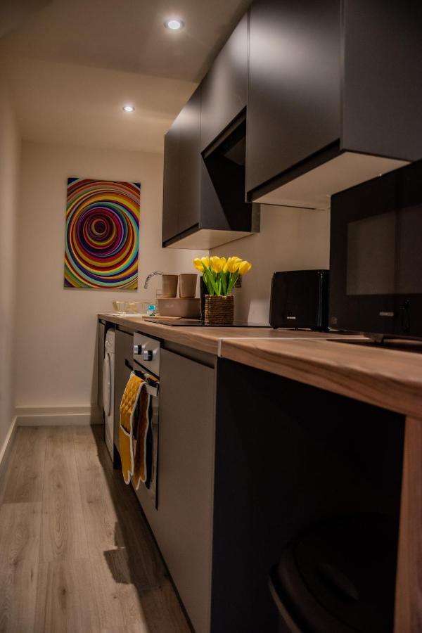 Bv Lush Apartment At Conditioning House Bradford Bradford  Bagian luar foto